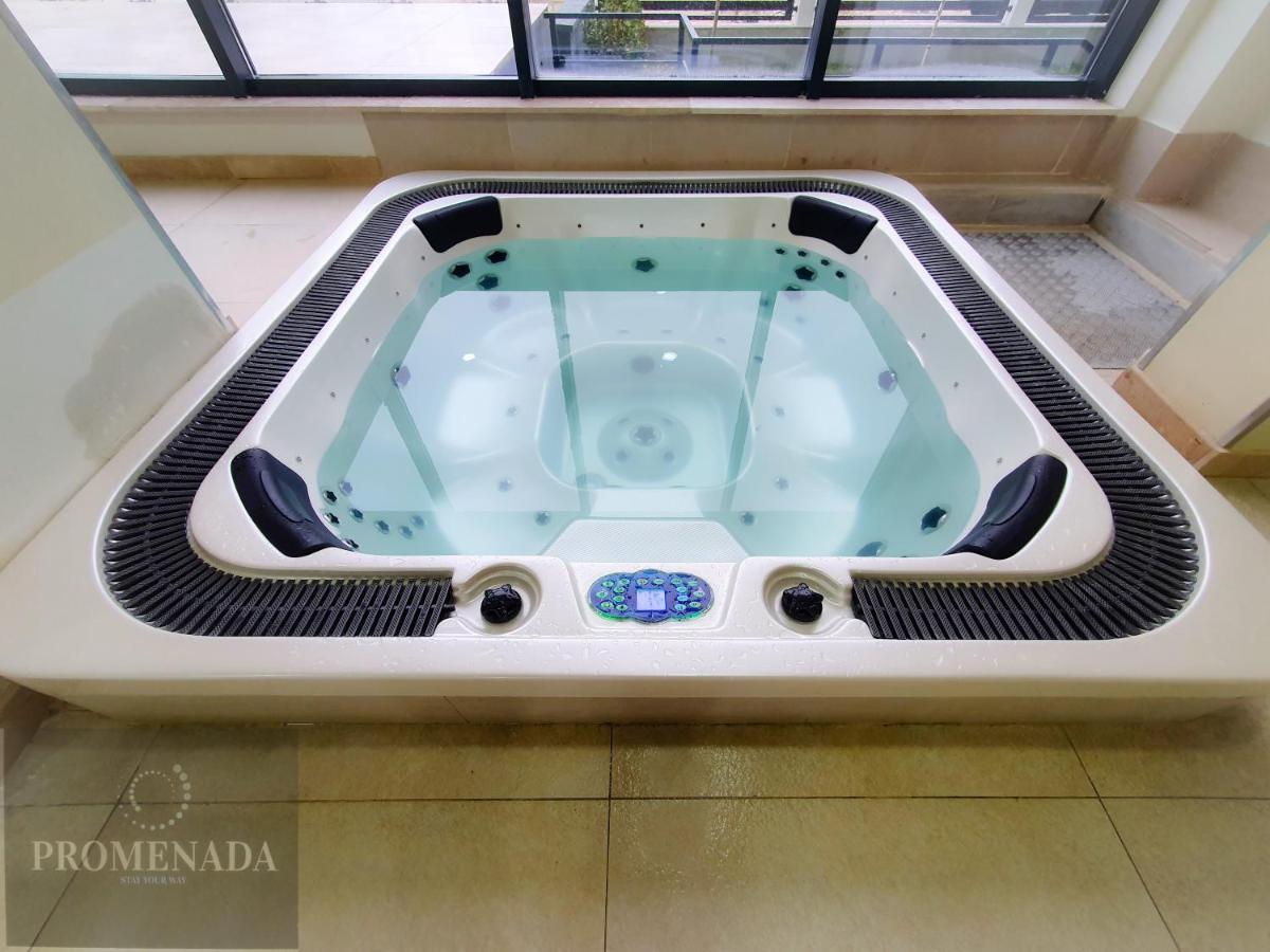 Coral Aparthotel Pool & Spa Mamaia Nord Năvodari Екстериор снимка