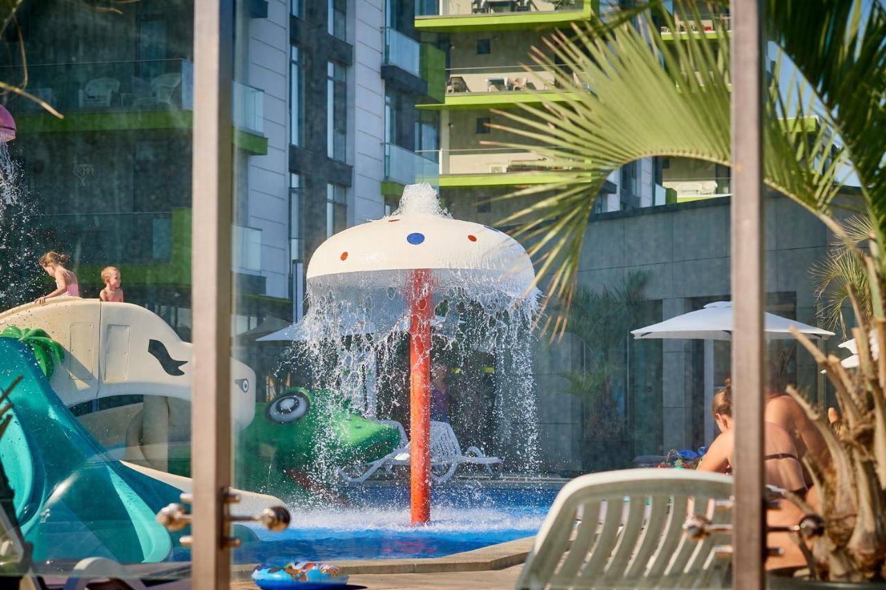Coral Aparthotel Pool & Spa Mamaia Nord Năvodari Екстериор снимка